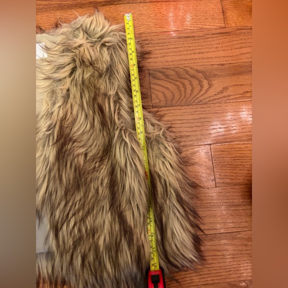 Jack by BB Dakota short Faux Fur Vest in Brown and Tan - Picture 5 of 5